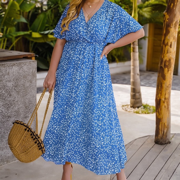 Dresses & Skirts - PLUS Blue Floral Butterfly Sleeve Maxi Dress